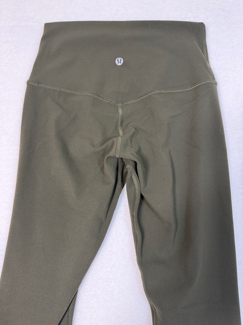 Women’s Lululemon Olive Green Align Leggings size 4 - 28 inch inseam - Picture 7 of 9